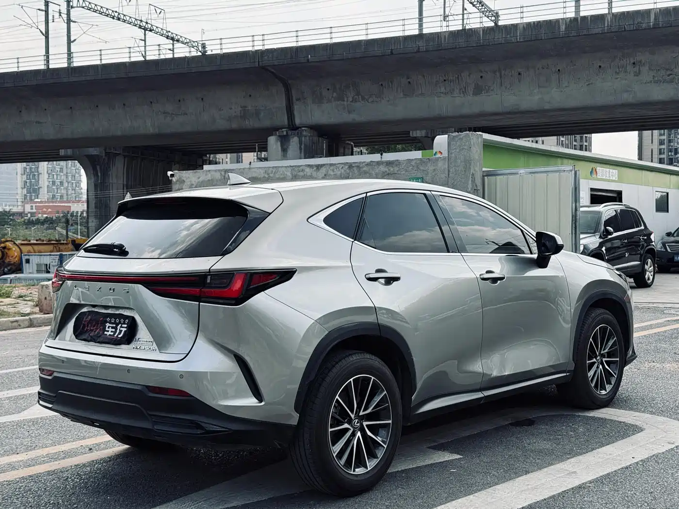 Lexus NX 2023 350h FWD Dynamic Edition фото 6