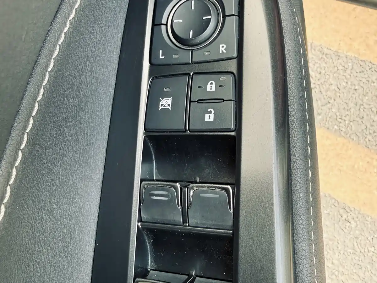 Lexus NX 2023 350h FWD Dynamic Edition фото 16