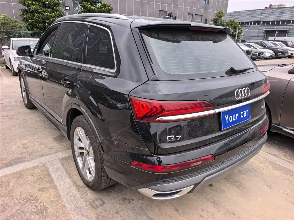 Audi Q7 2024 45 TFSI quattro S line Sport фото 4