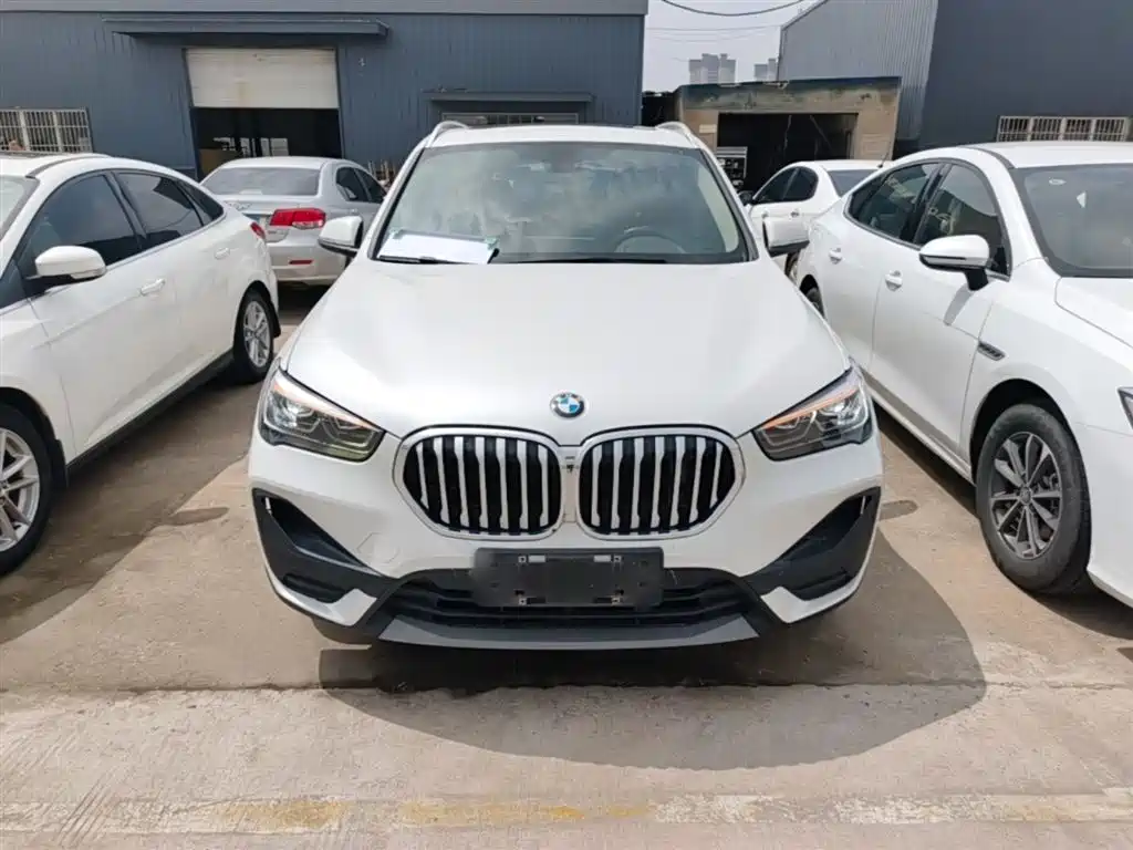 BMW X1 2022 sDrive25Li Leading фото 3