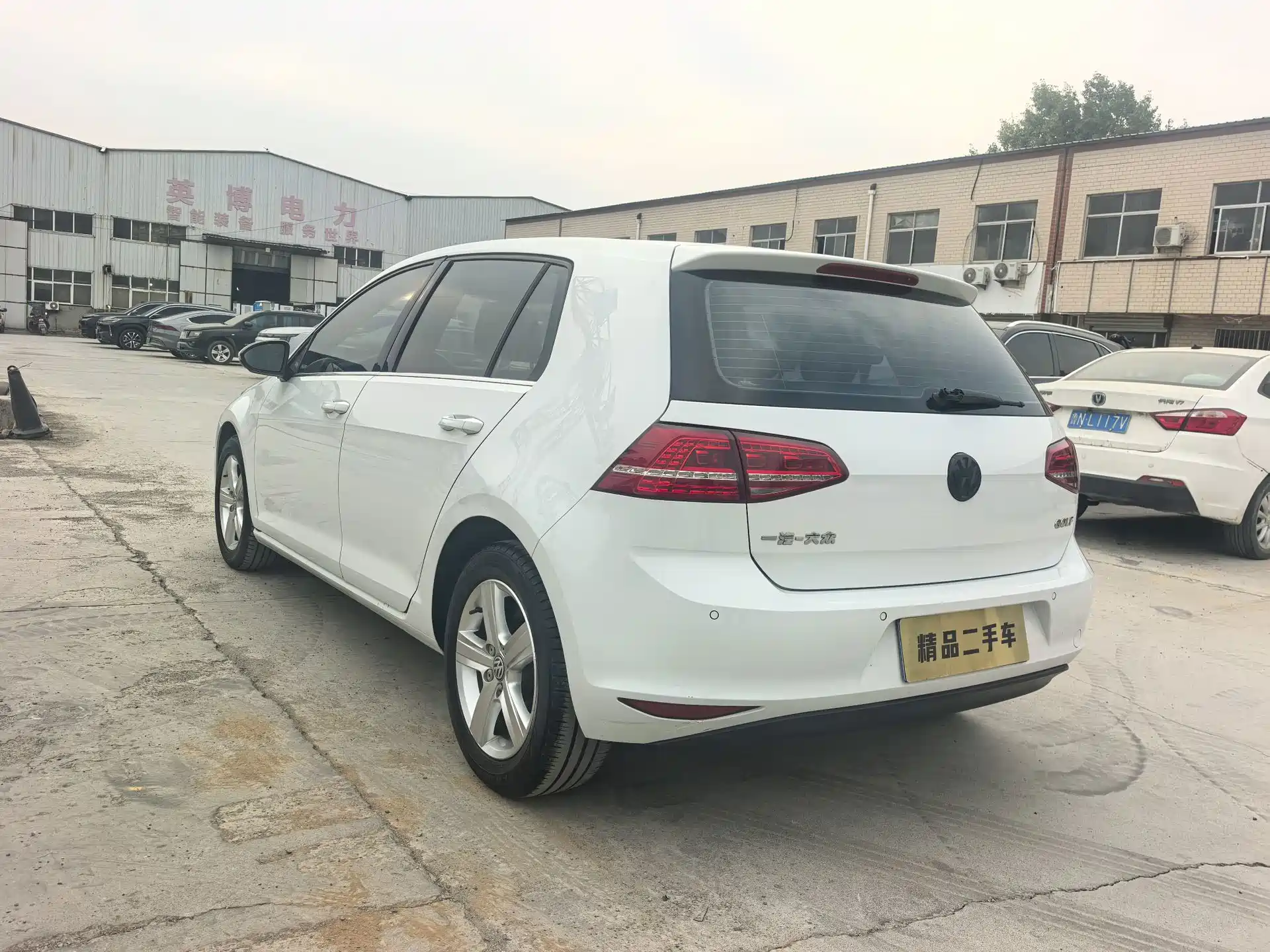 Фото 7 - Volkswagen Golf