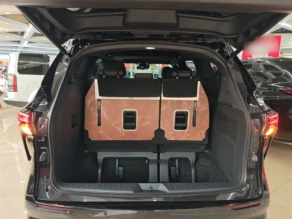 Toyota Sienna 2021 2.5L Hybrid Premium Edition фото 19