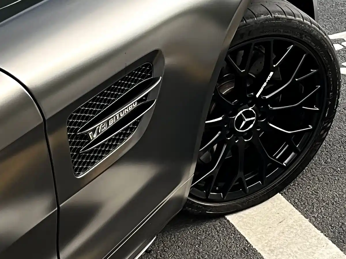 MERCEDES-BENZ AMG GT