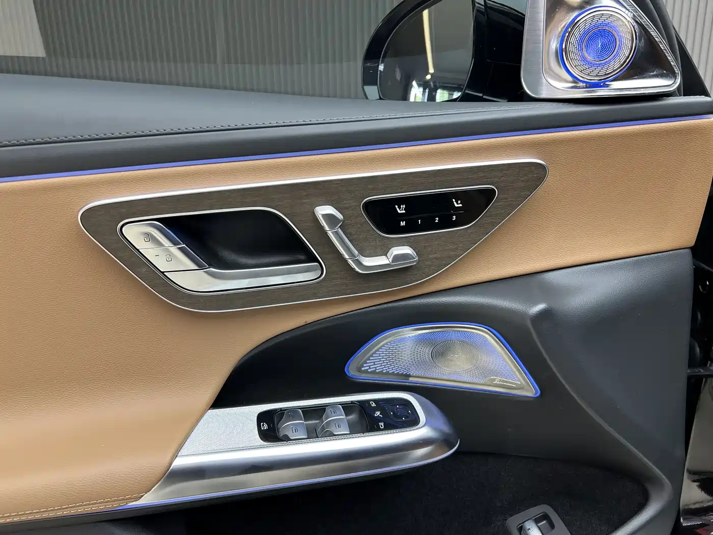 Mercedes-Benz E-Class New Energy 2024 E 350 e L Plug-in Hybrid Sedan фото 10