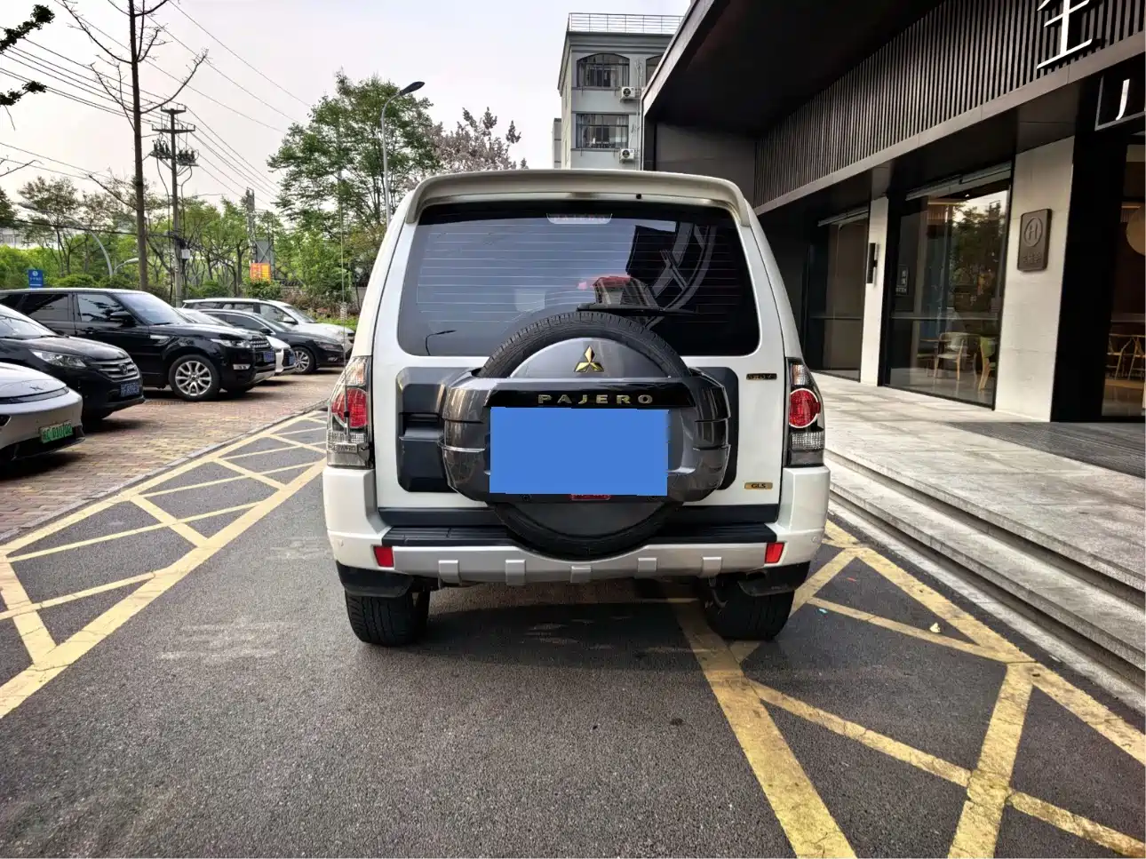 Mitsubishi Pajero (Import) 2018 3.0L Automatic Luxury Edition фото 4