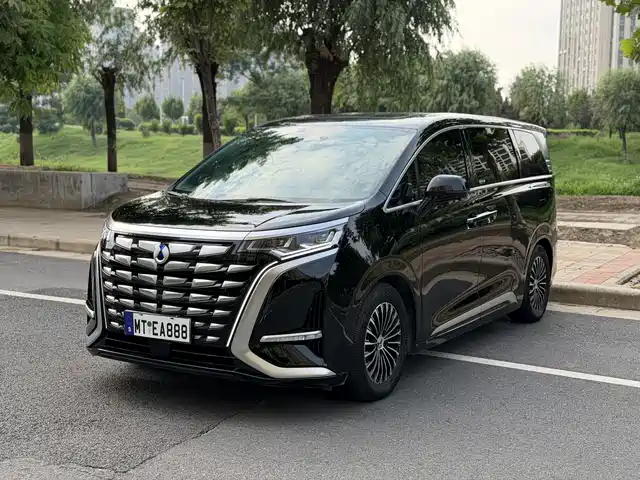 Denza D9 DM-i 980, Полный привод, Престиж