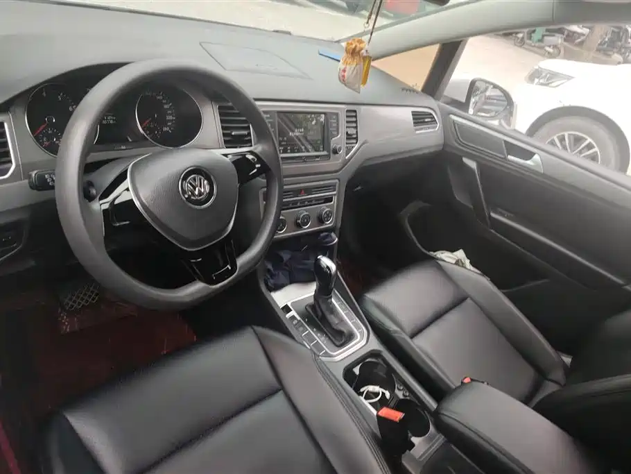 Volkswagen Golf Sportsvan 2016 1.6L Automatic Comfort фото 12