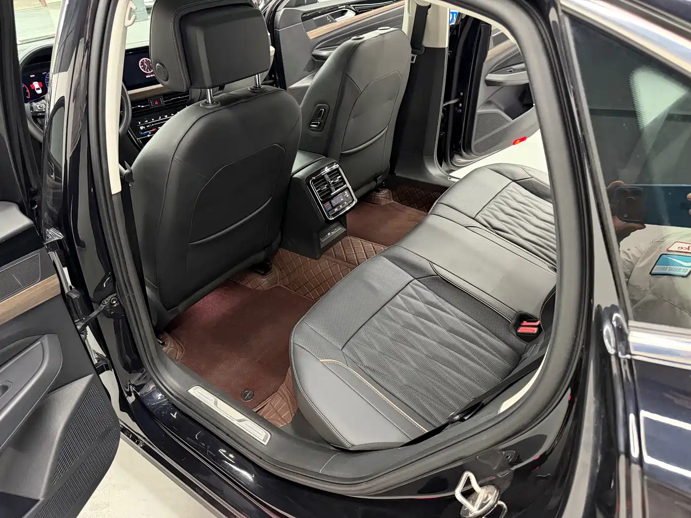 Volkswagen Passat 2020 Facelift 380TSI Luxury China VI фото 16