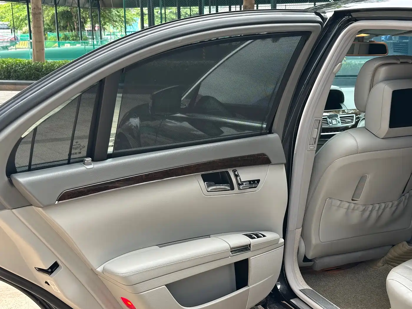 Mercedes-Benz S-Class 2010 S 300 L Business фото 13