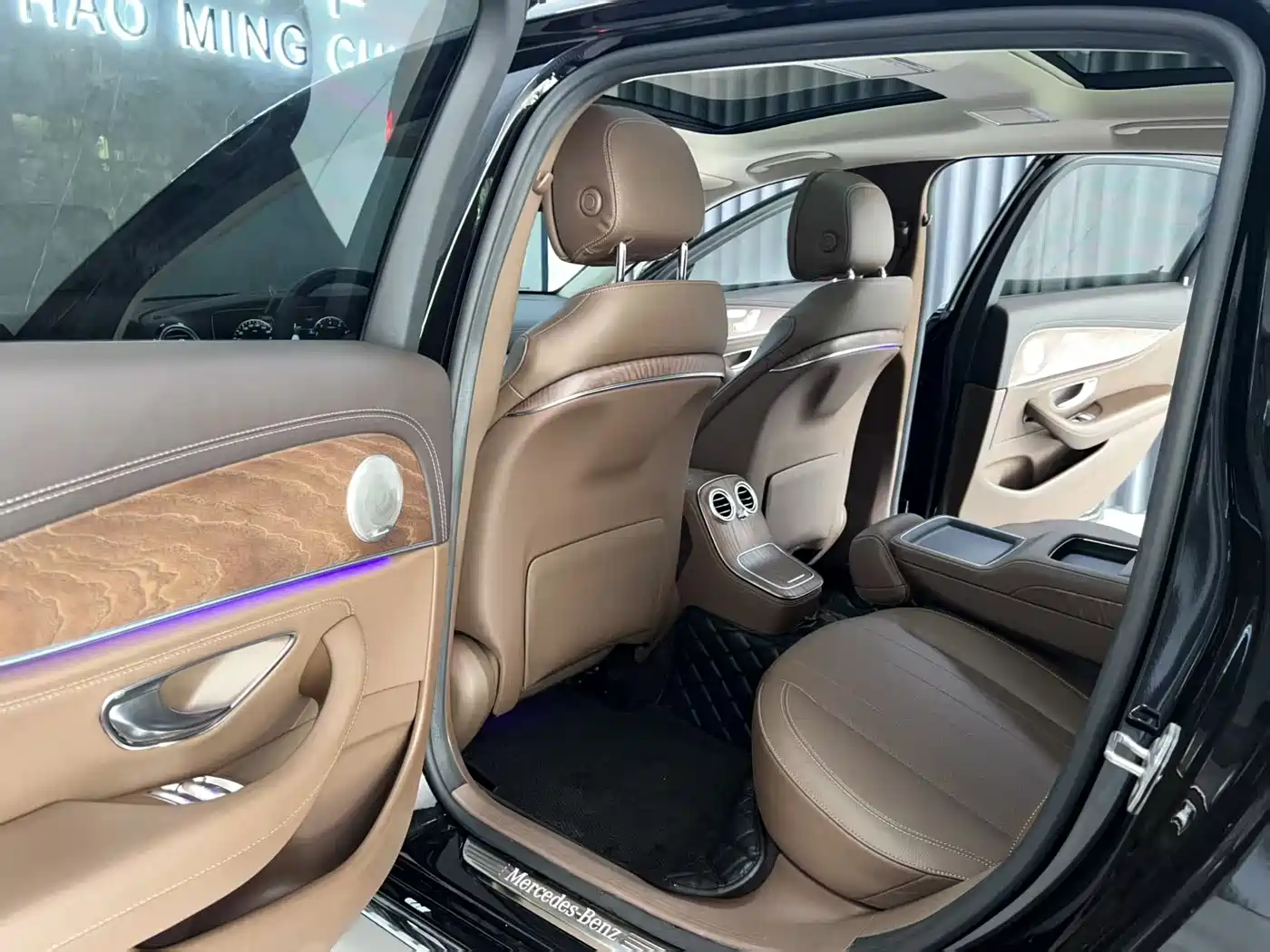 Mercedes-Benz E-Class 2022 E 300 L Fashion фото 9