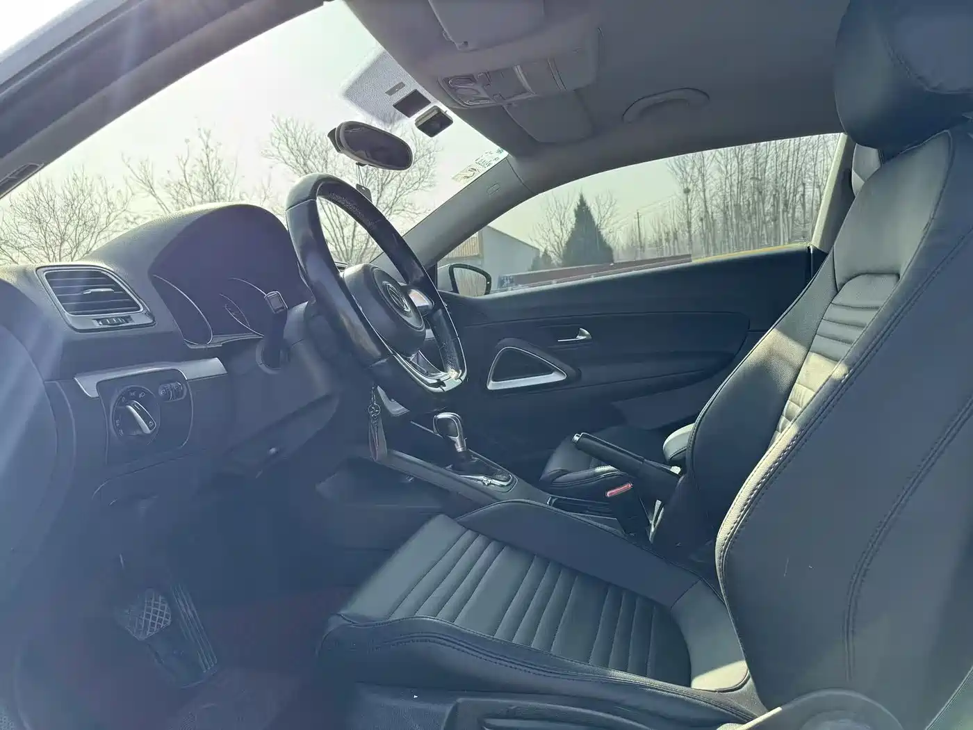 Volkswagen Scirocco 2015 1.4TSI Trend Edition фото 9