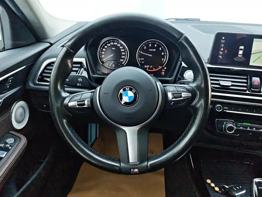 BMW 1 Series 2021 120i M Sport Shadow Edition фото 15