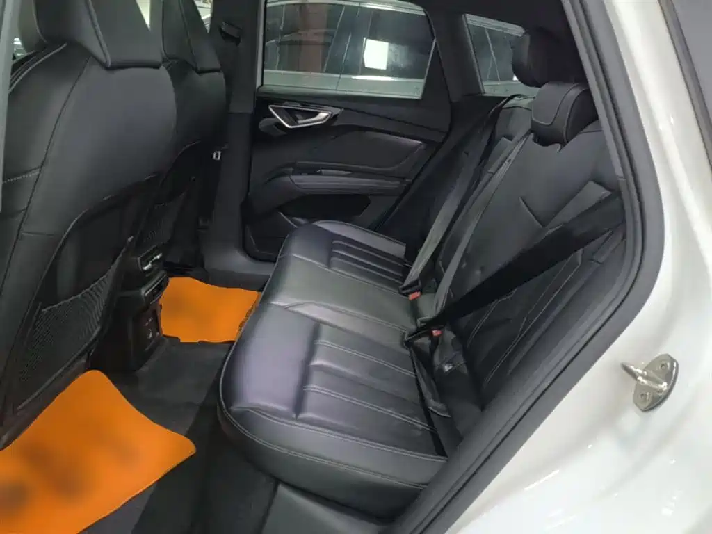 Audi Q4 e-tron 2024 40 e-tron Pioneer Edition фото 17
