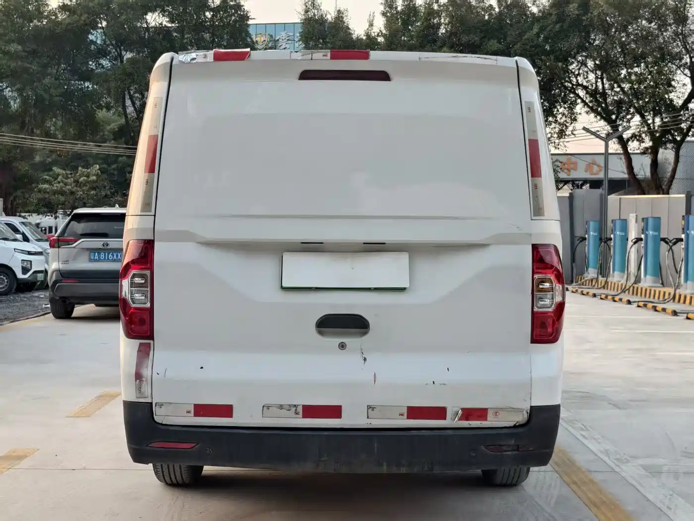 SAIC MAXUS CHASE EV30