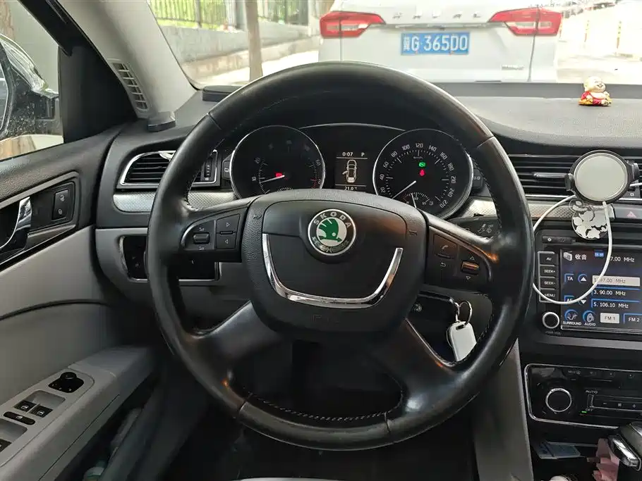 Škoda Superb 2012 1.8TSI Automatic Noble Elegance Edition фото 15