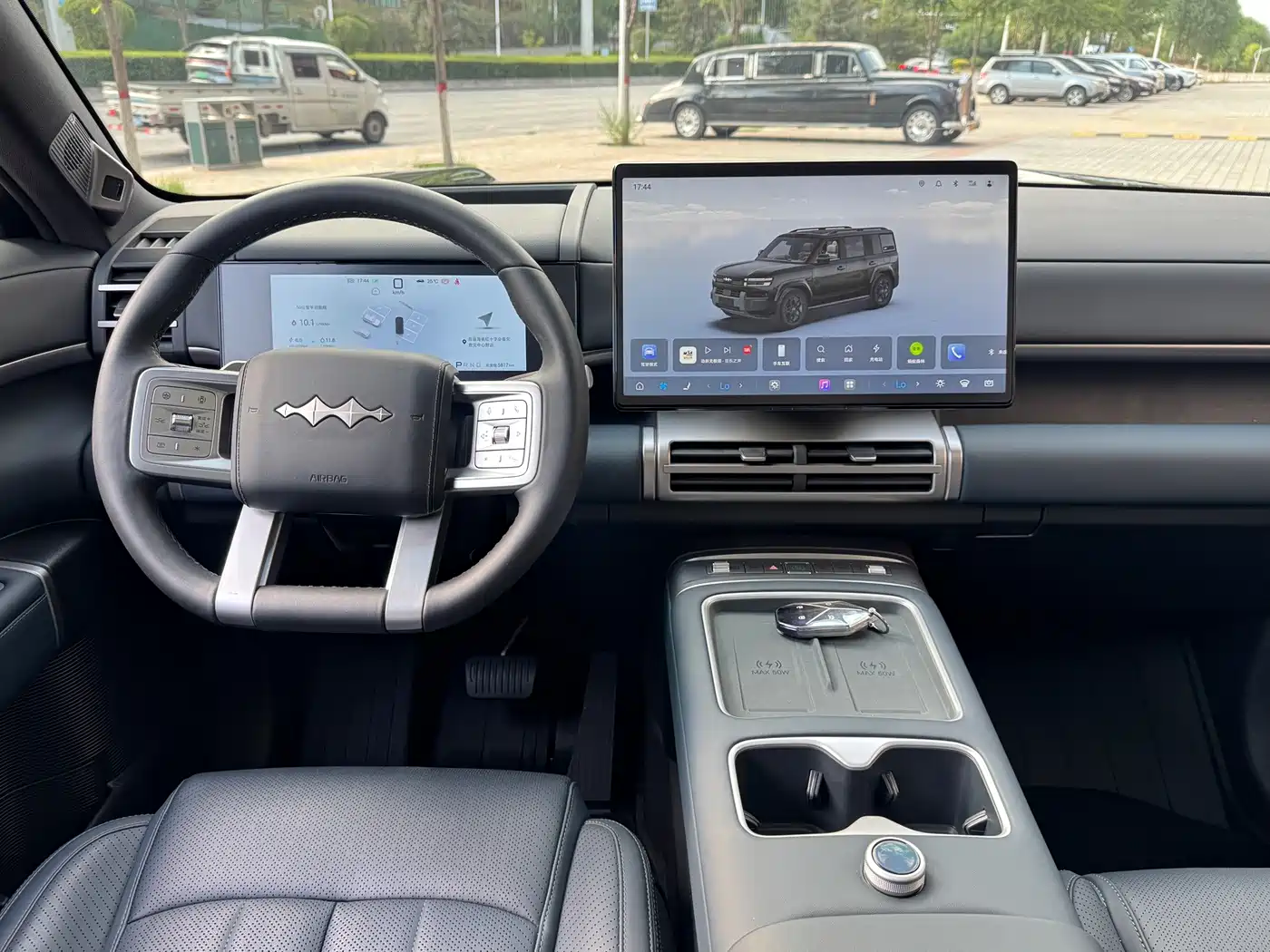 Fang Cheng Bao Titanium 7 2026 2025 AWD Base Model