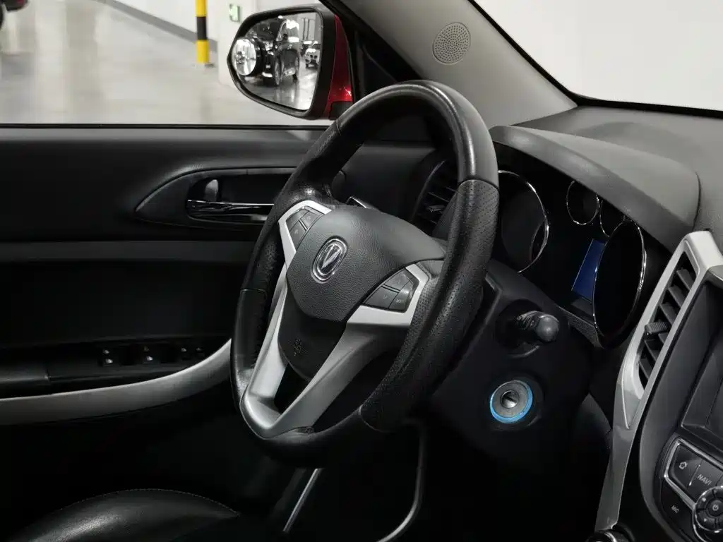 Фото 22 - Changan CS35
