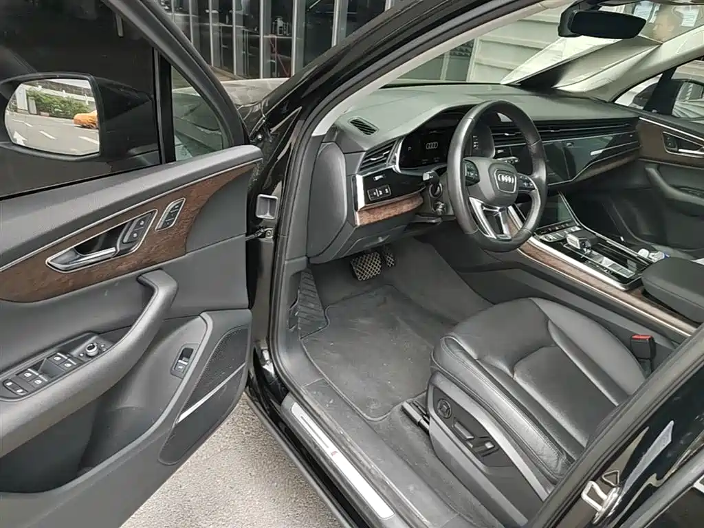 Audi Q7 2022 55 TFSI quattro S line Sport фото 23