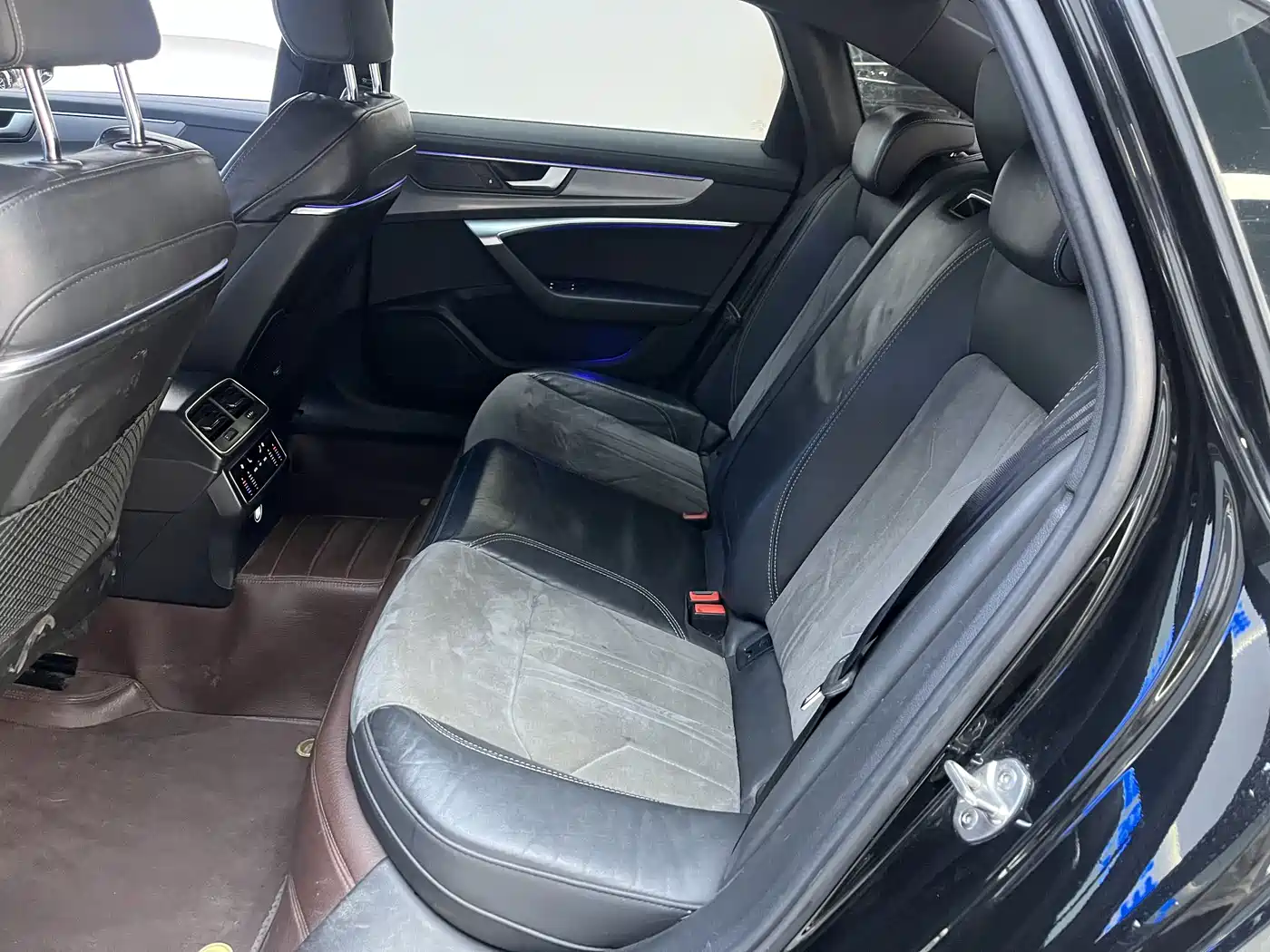 Audi A6L 2021 45 TFSI Exclusive Sport фото 8