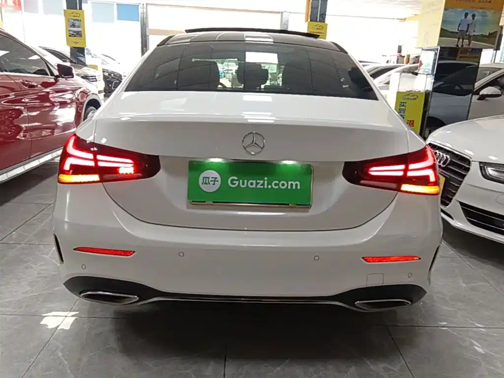 Mercedes-Benz A-Class 2019 Facelift A 200 L Sports Sedan фото 6