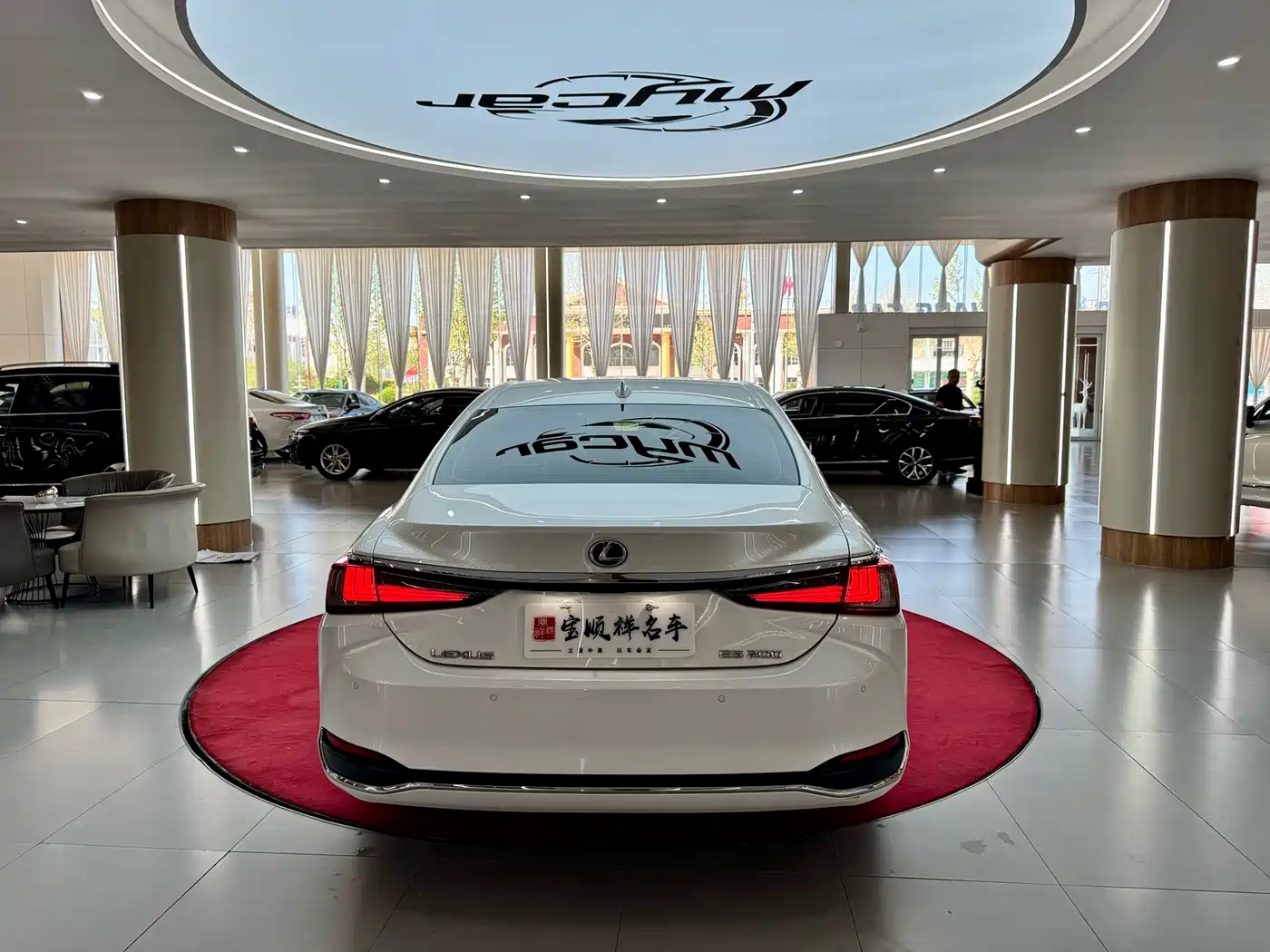Lexus ES 2023 200 Excellence Edition фото 6