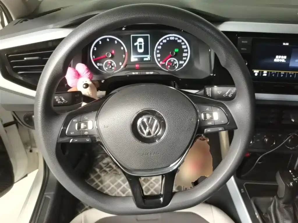 Volkswagen Polo 2019 Plus 1.5L Automatic Colorful Tech Edition фото 11