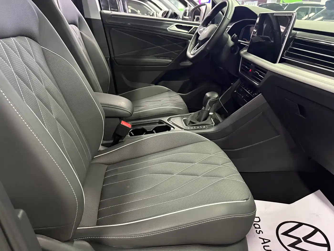 Volkswagen Tiguan L 2022 330TSI Auto 2WD R-Line Premium Edition фото 4