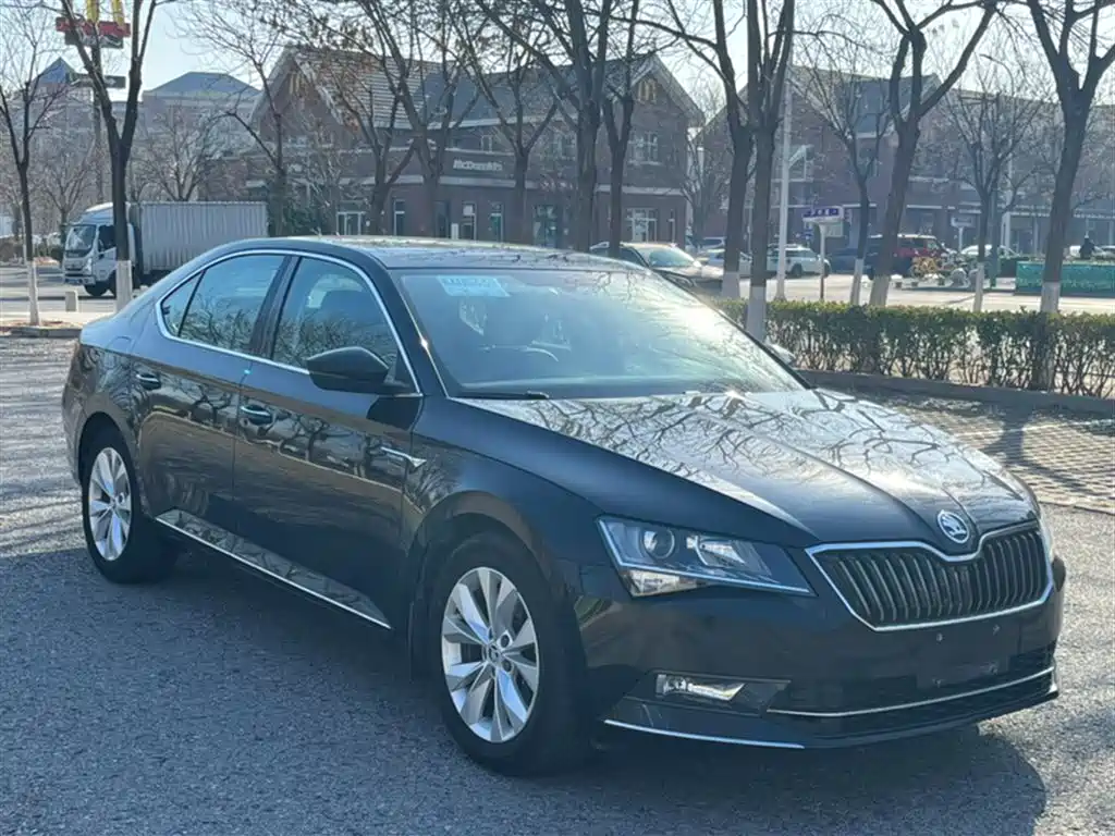 Škoda Superb 2018 TSI330 DSG Comfort Edition China V фото 5