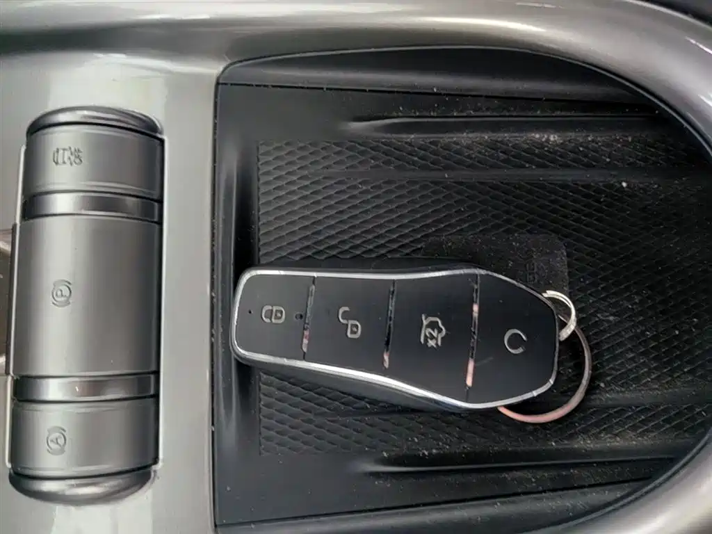 BYD Dolphin 2024 Glory Edition 420km Fashion Edition фото 9