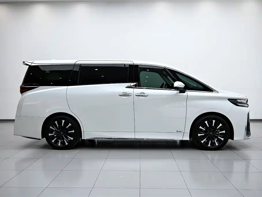Toyota Vellfire 2024 Crown Hybrid 2.5L Executive Premium Edition фото 6