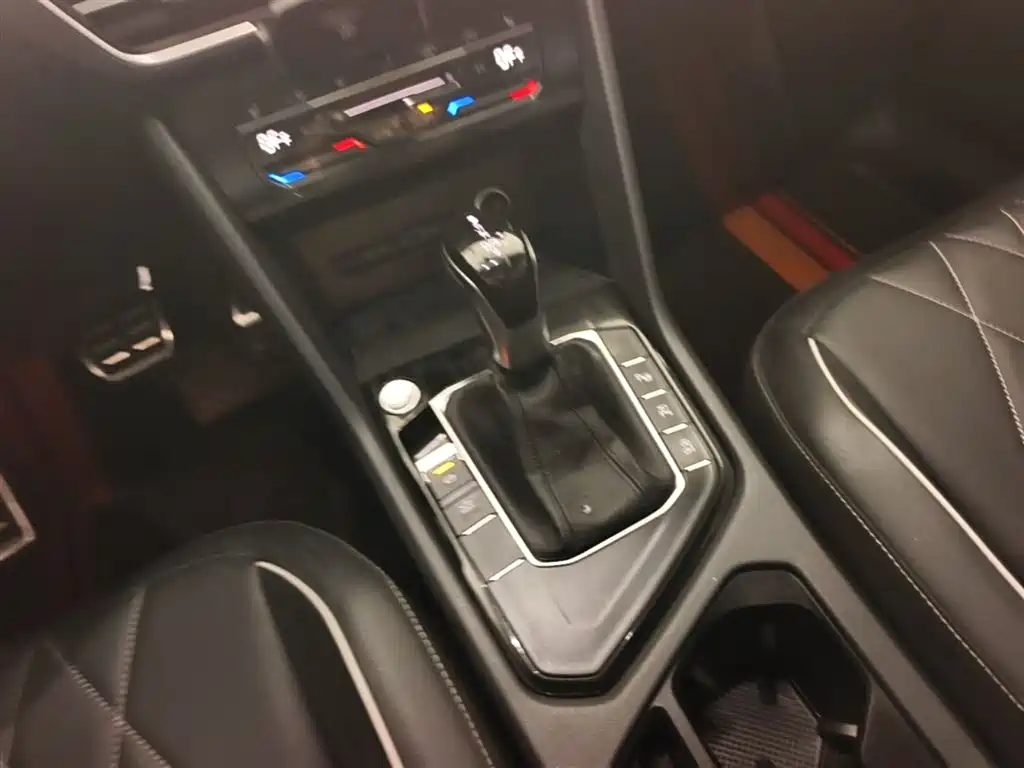 Volkswagen Tiguan L 2024 Outstanding 330TSI Auto 2WD R-Line Dragon Glory Edition фото 14