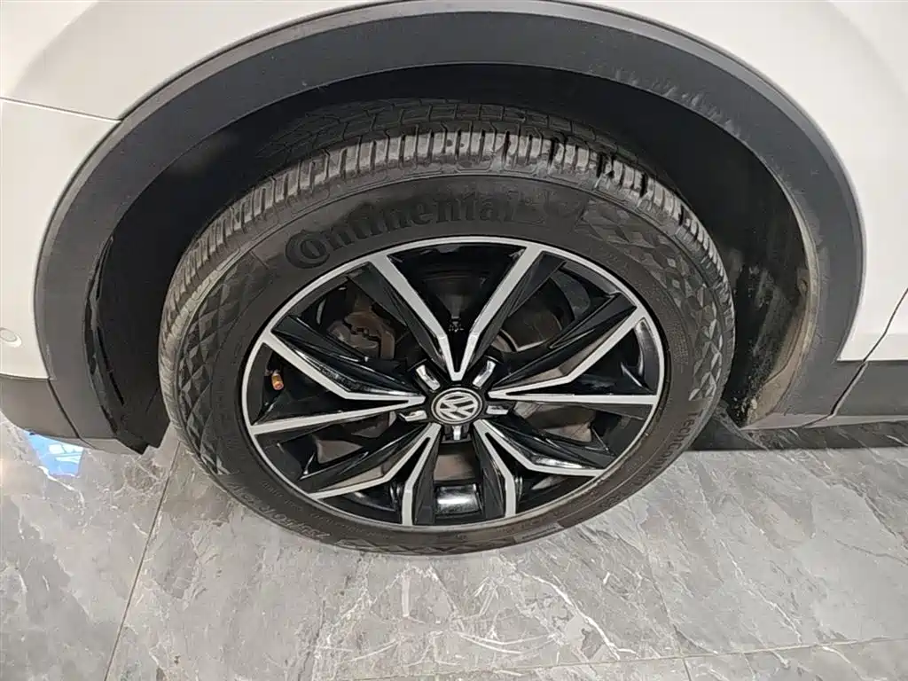 Volkswagen Tiguan L 2019 330TSI Automatic 2WD Smart Luxury Edition China VI фото 23