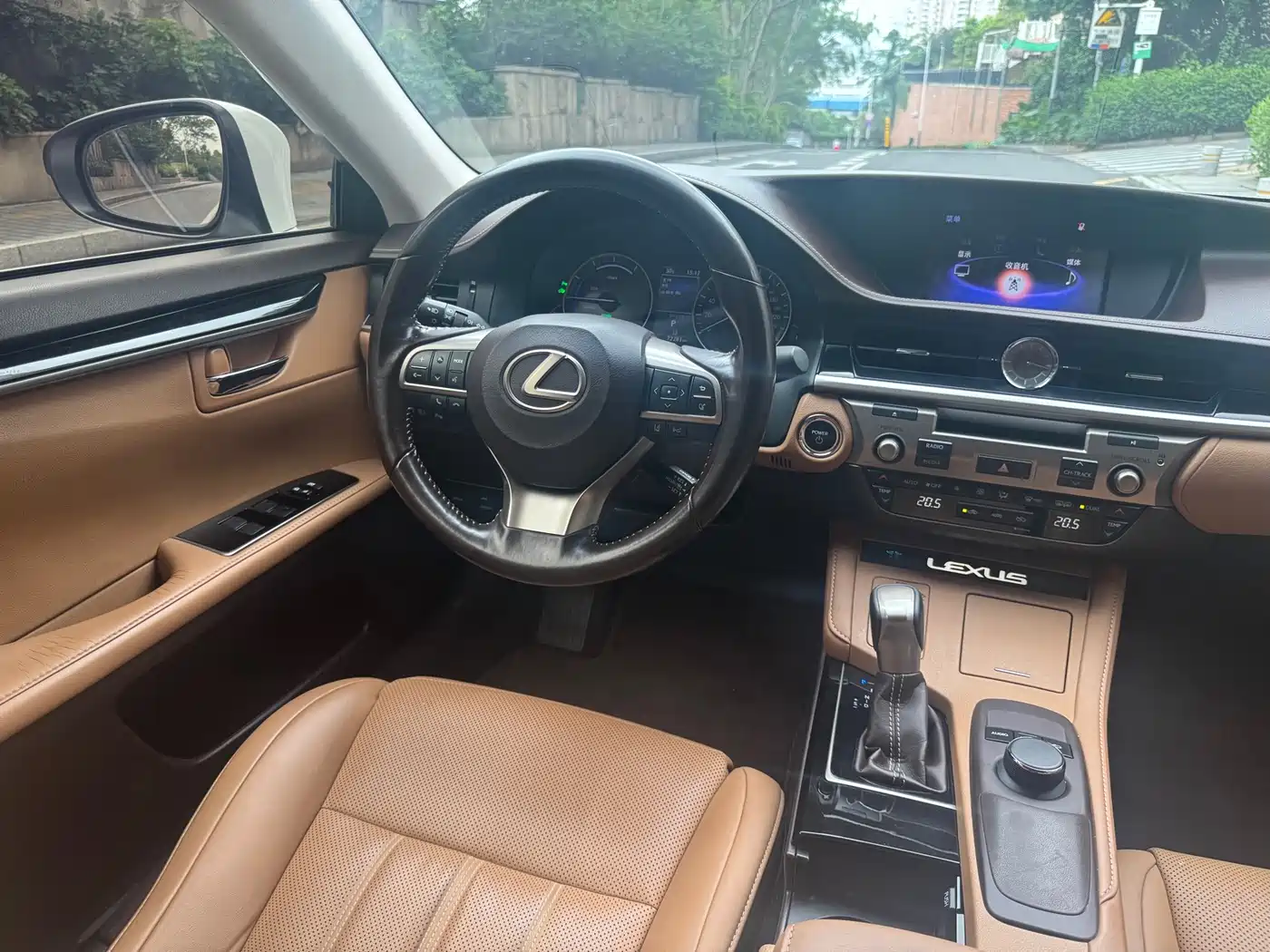Lexus ES 2015 300h Comfort Edition фото 14