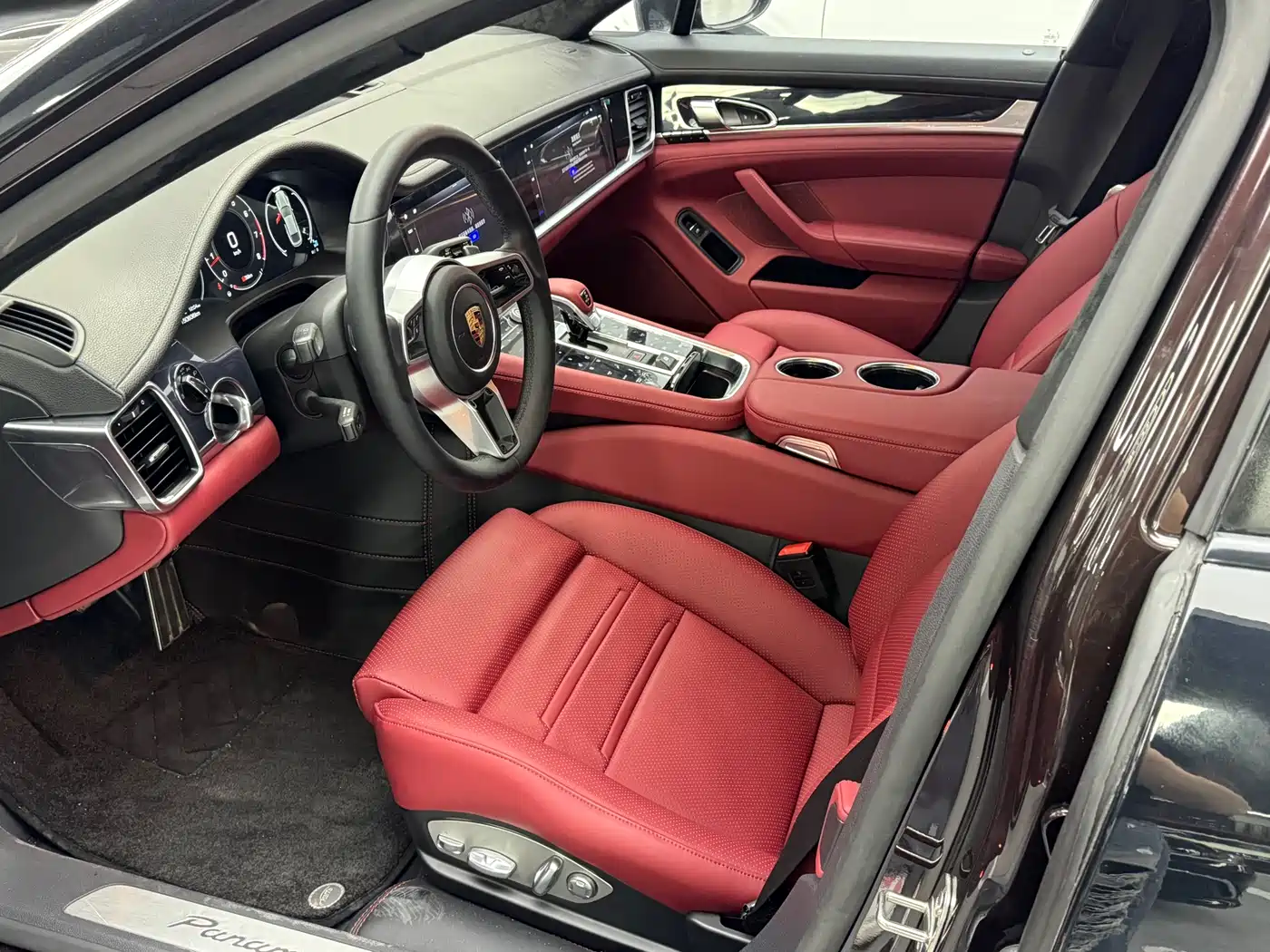 Porsche Panamera 2014 Panamera 3.0T фото 4