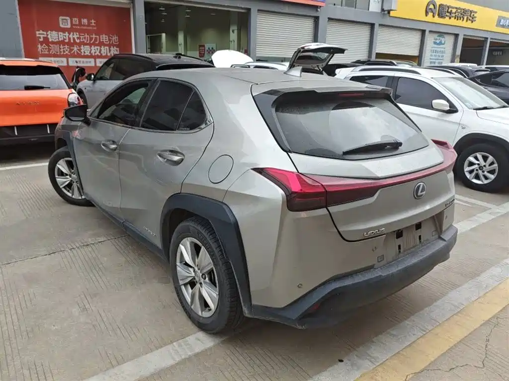 Lexus UX 2020 260h Explore Fun Edition China V фото 12