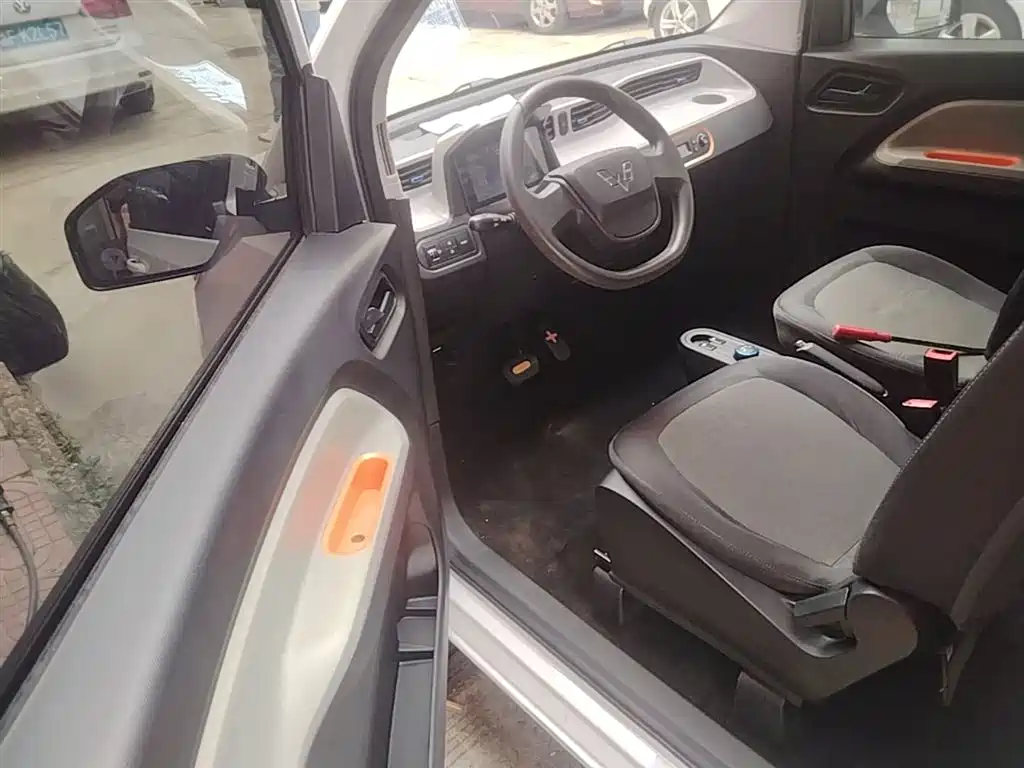Photo 12 - Wuling Motors Hongguang MINIEV