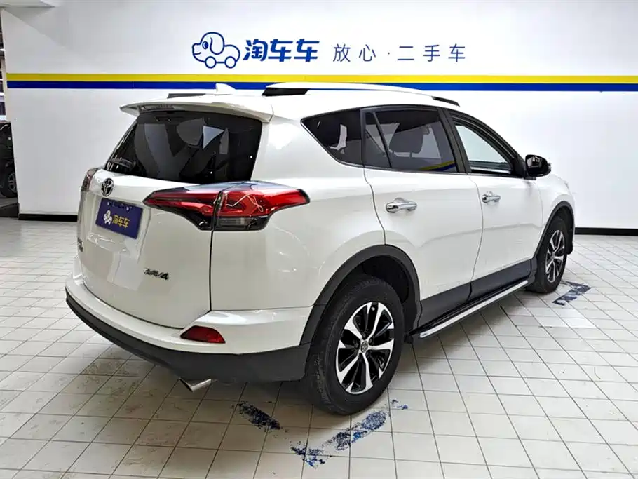 Toyota RAV4 Rongfang 2016 2.0L CVT 2WD Comfort (China V) фото 3