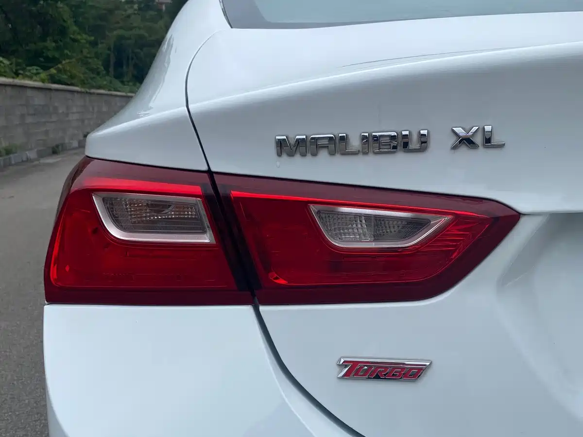 Chevrolet Malibu XL 2017 1.5T Auto Sport Edition фото 16