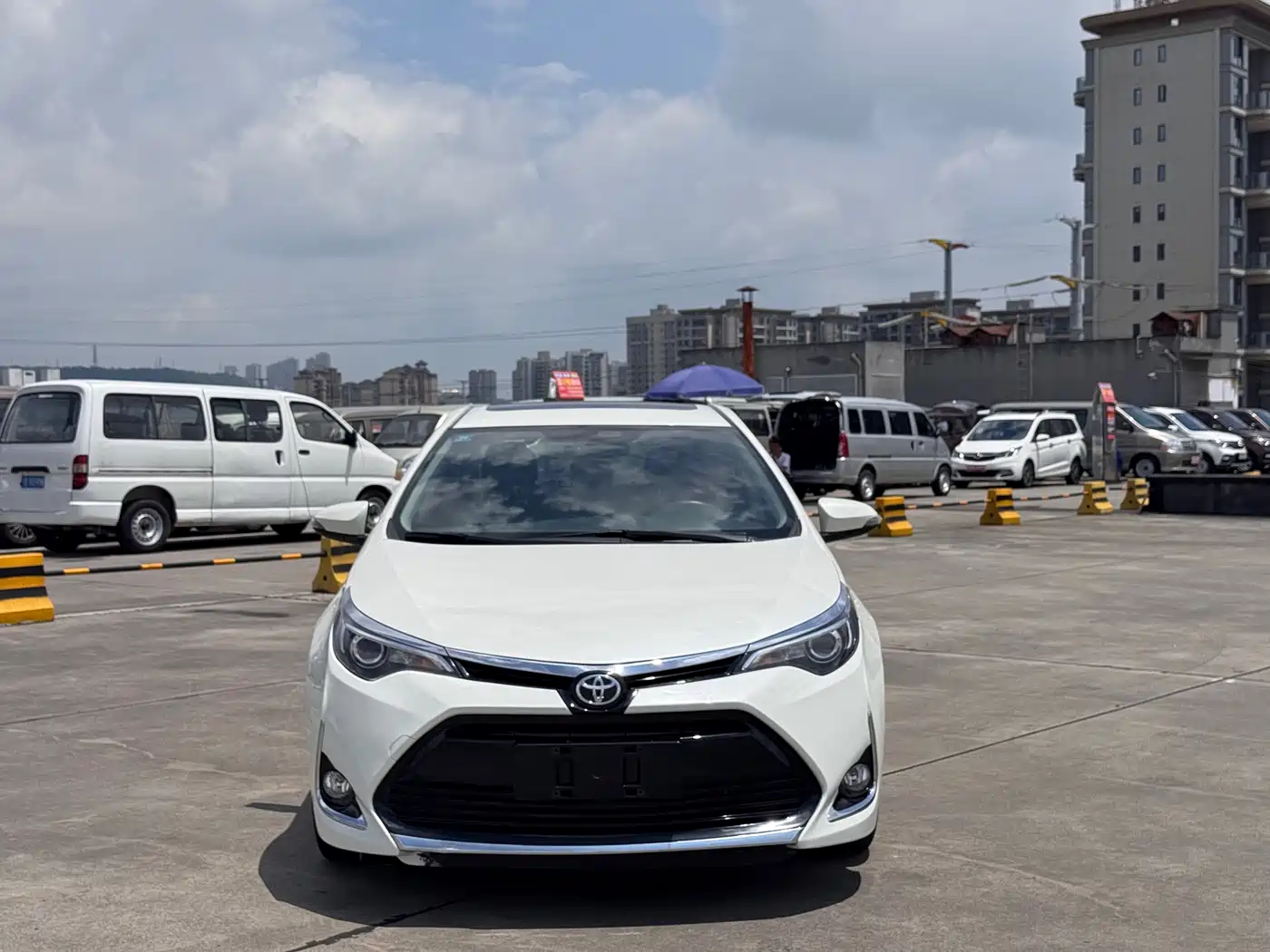 Toyota Levin 2018 185T CVT Luxury Edition фото 2