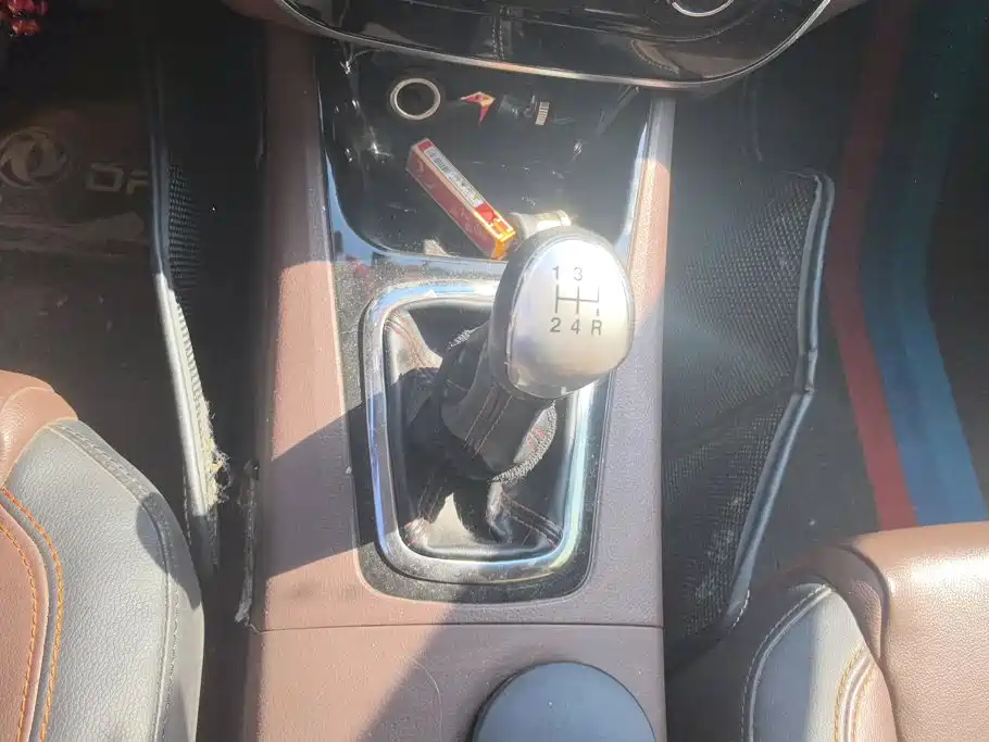 Dongfeng Fengxing Jingyi X5 2017 2016 1.6L Manual Luxury