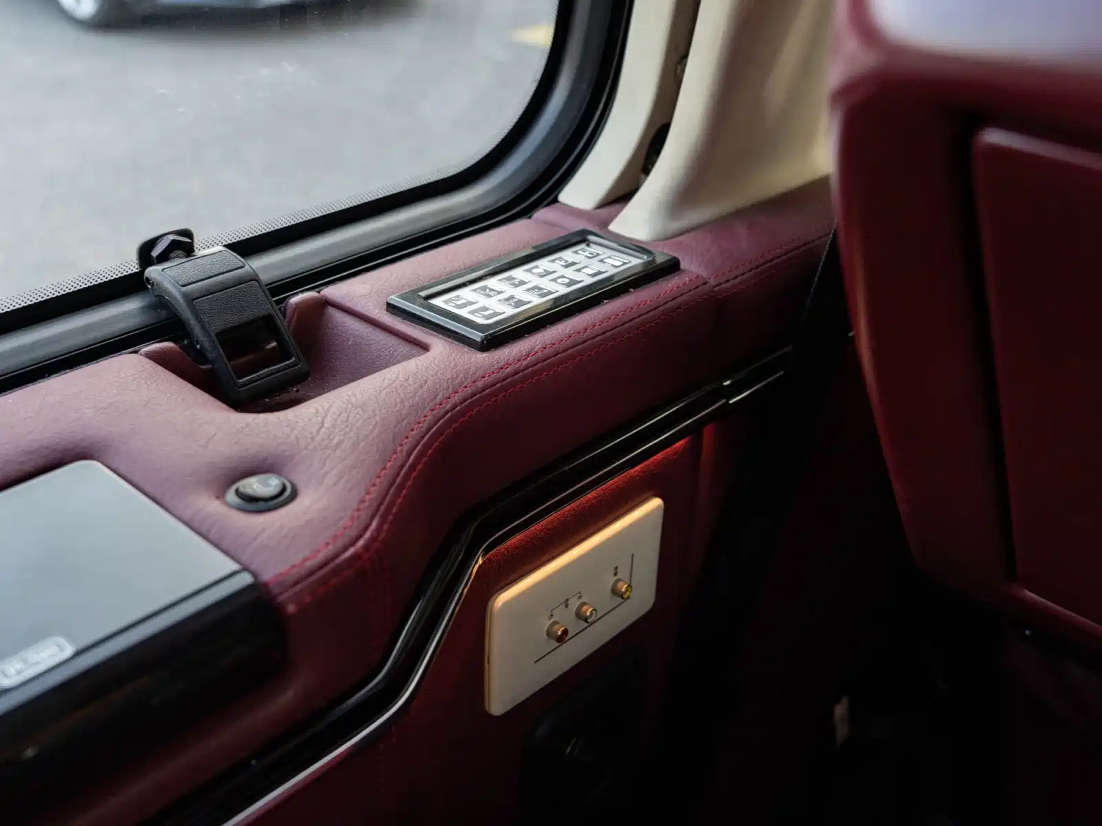 Photo 23 - GMC Savana