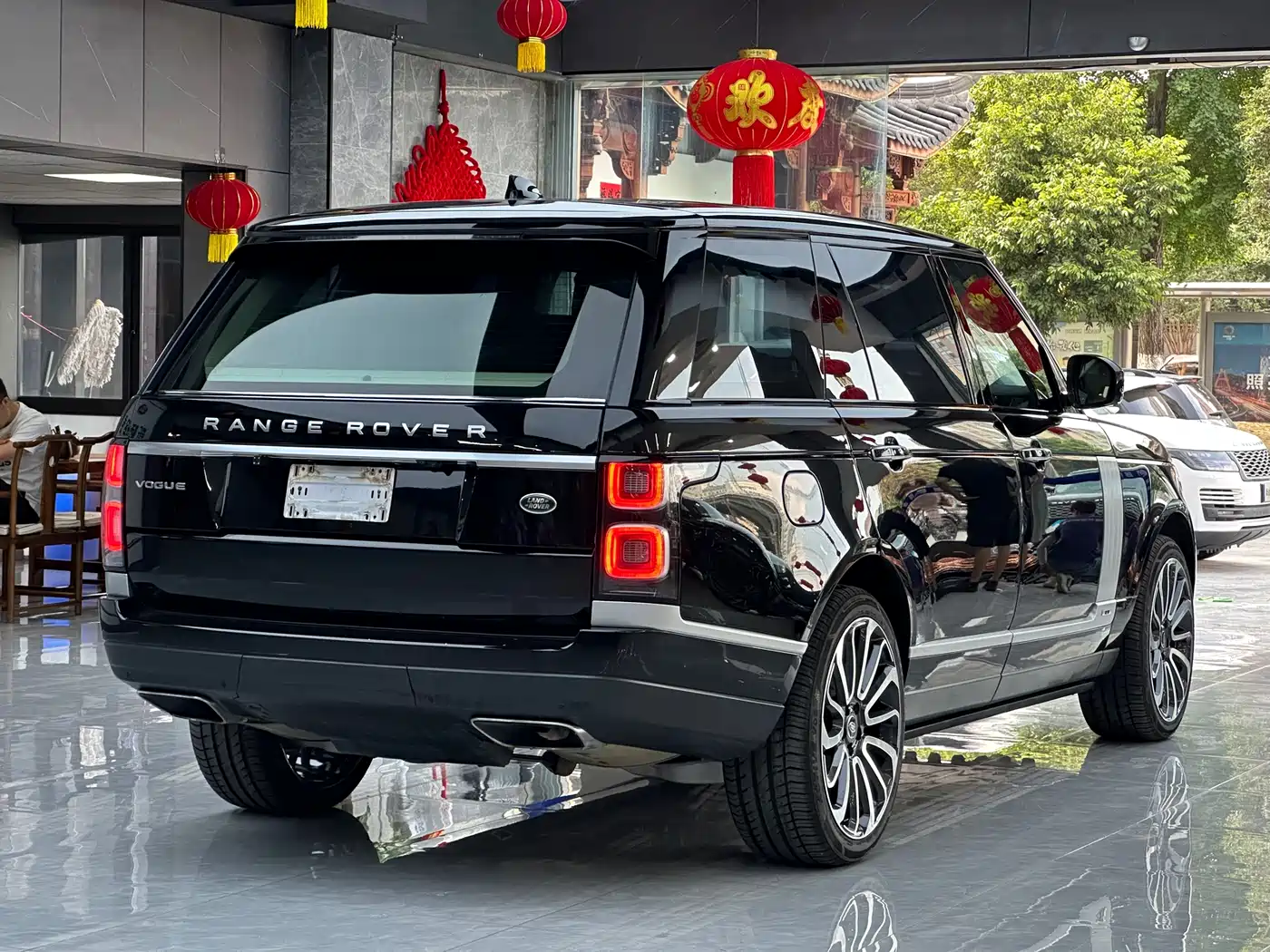 Land Rover Range Rover 2018 3.0 SC V6 Vogue Heritage Extended Edition фото 19