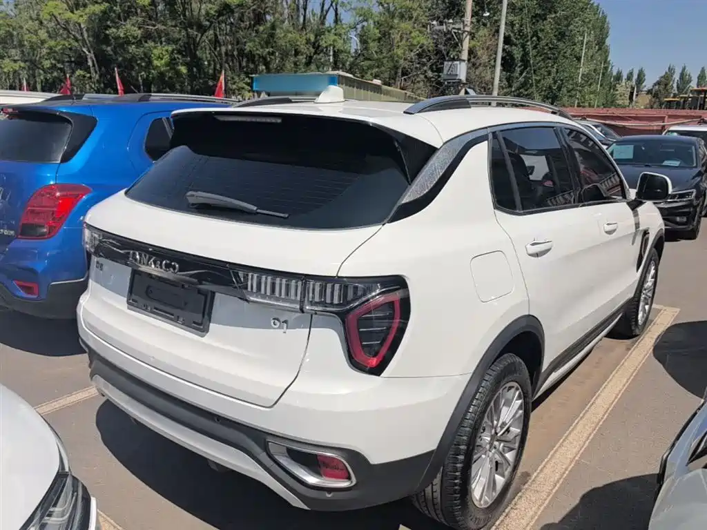 Lynk & Co 01 2018 2.0T 2WD Type+ Edition фото 7