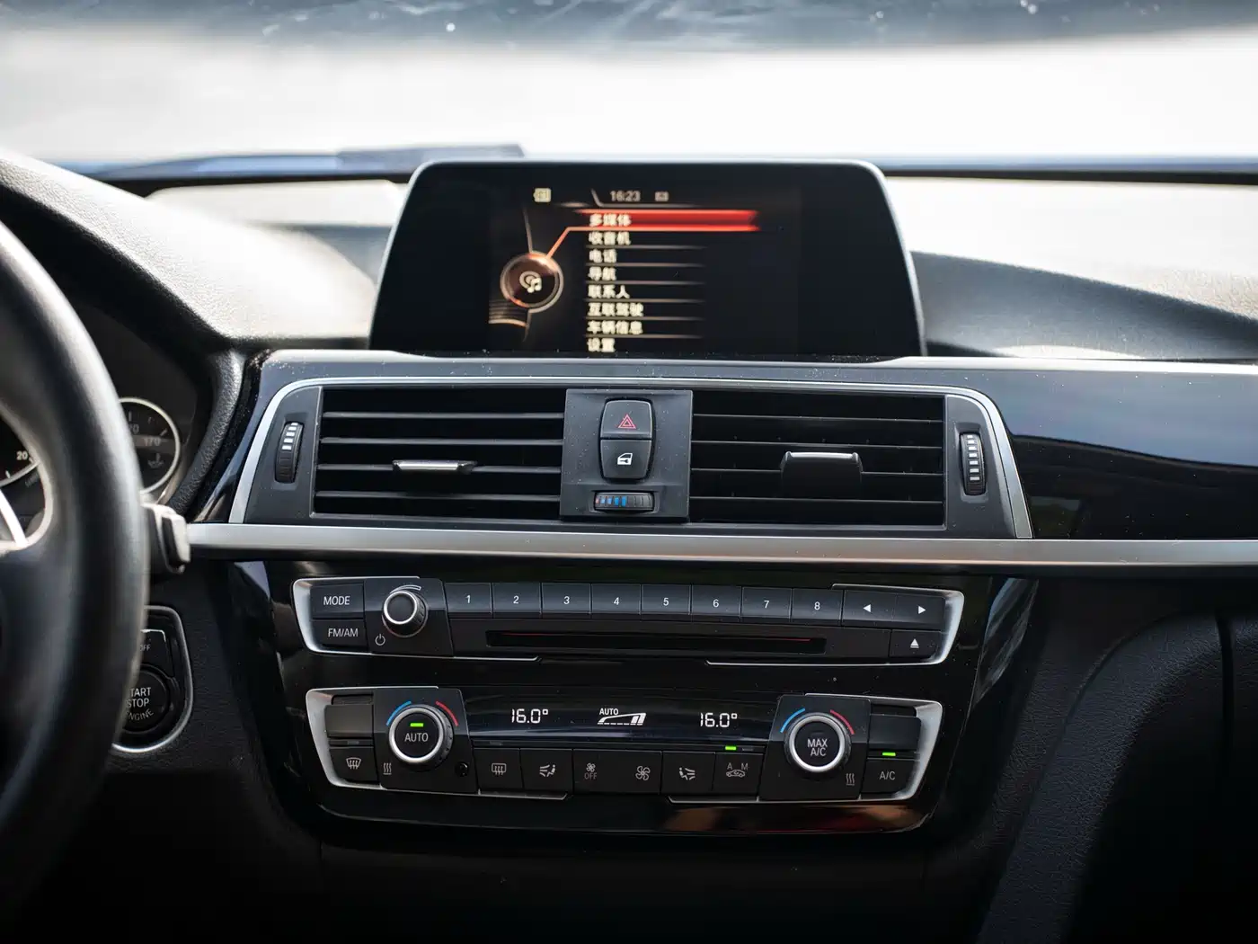BMW 3 Series 2017 320Li M Sport фото 13