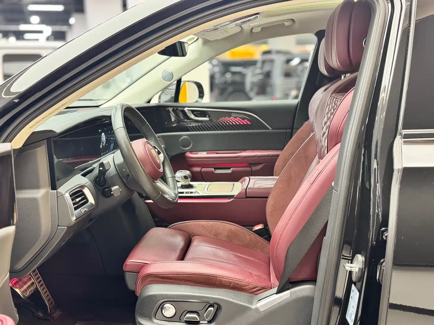 Hongqi E-HS9 2022 690km Qi Xiang Edition (6-seater) фото 8