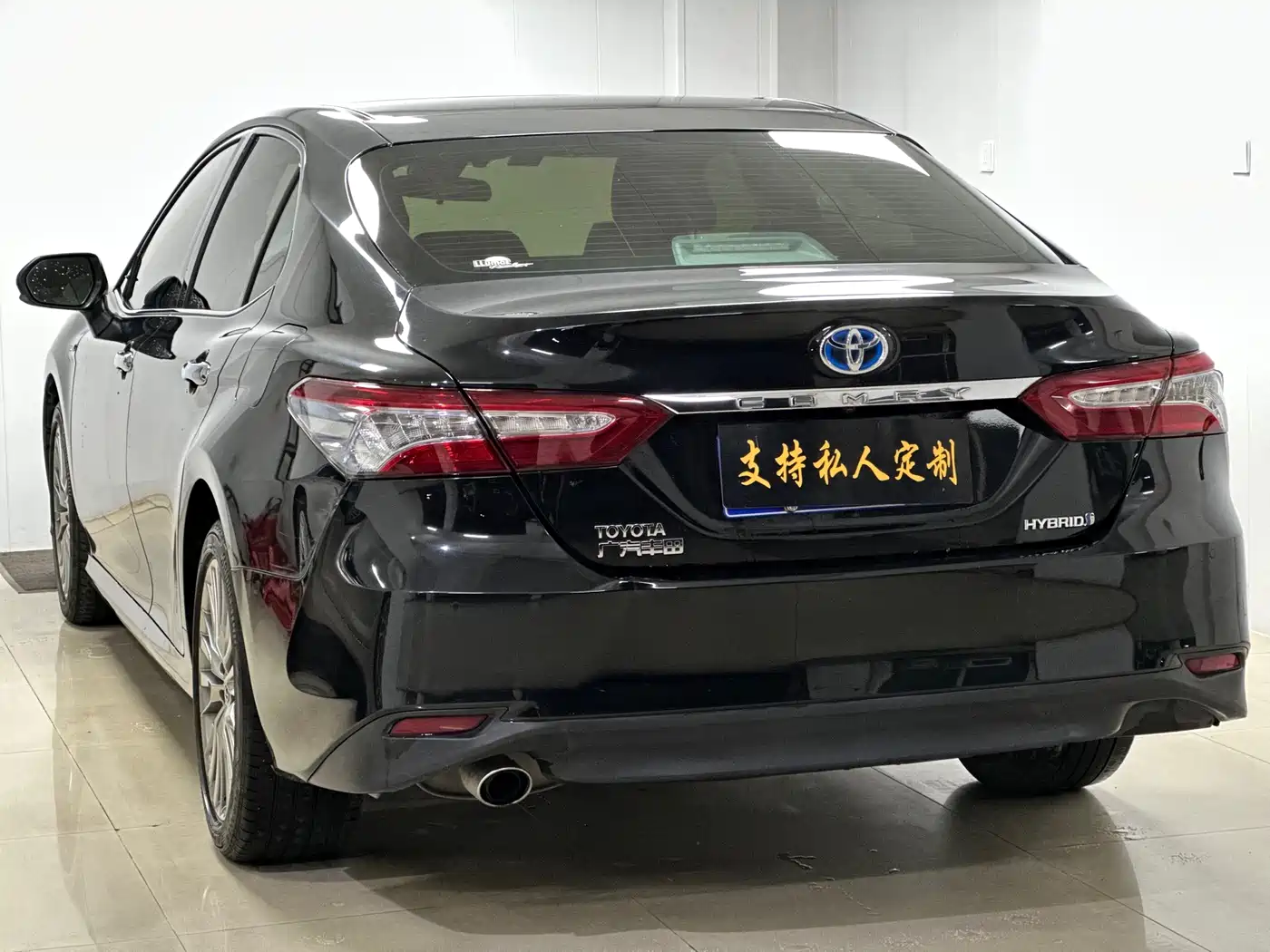 Toyota Camry 2018 Hybrid 2.5HG Luxury Edition фото 3