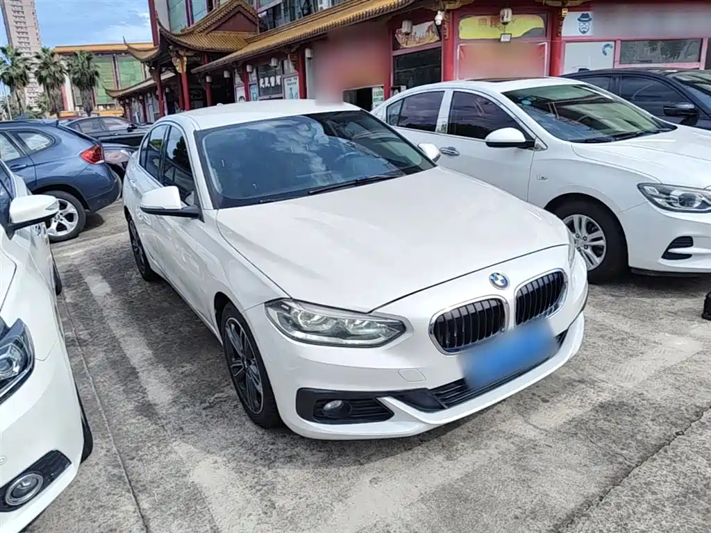BMW 1 Series 2019 118i Fashion Edition фото 4