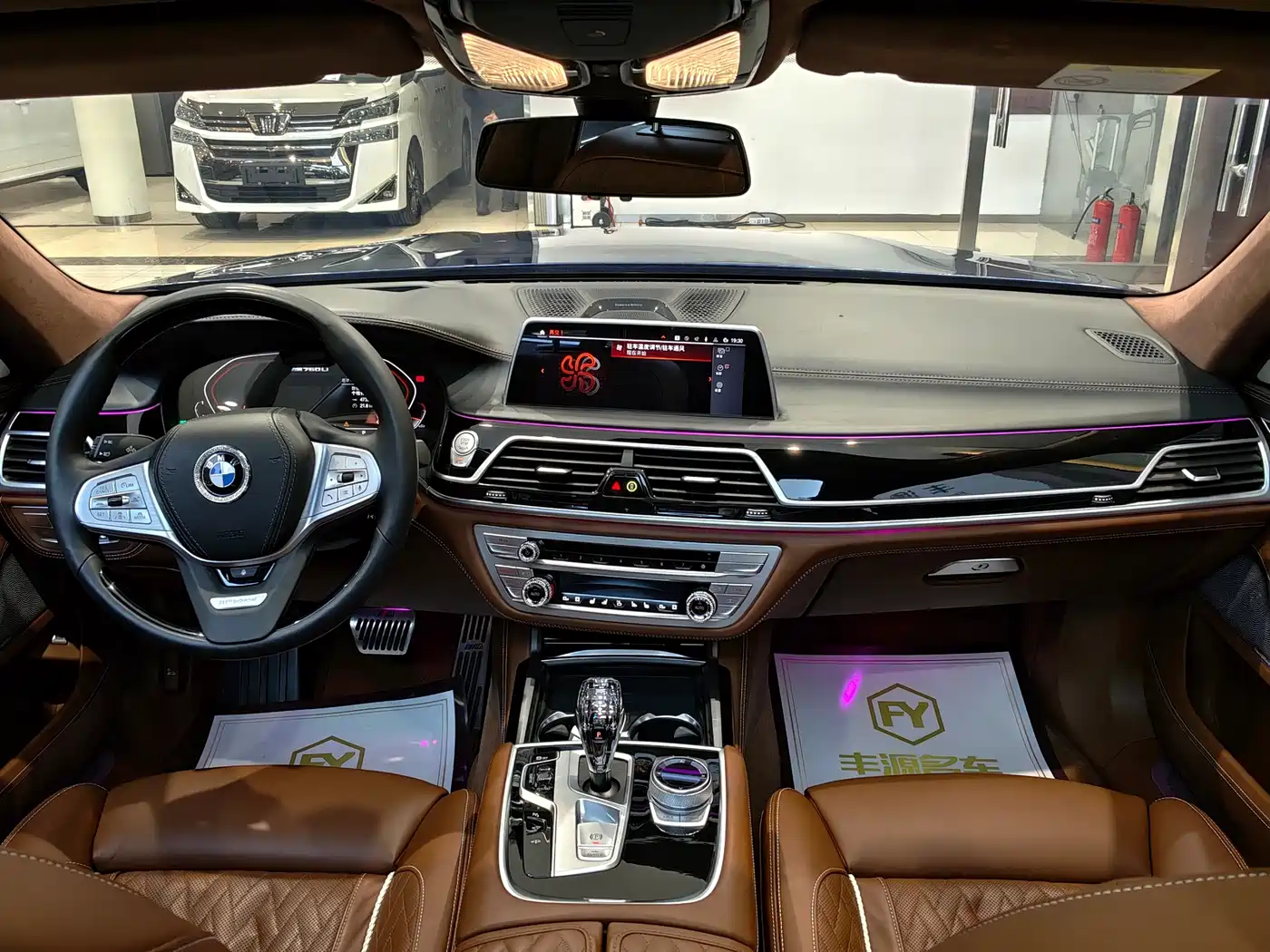 BMW 7 Series 2019 740Li xDrive Executive Luxury Package фото 10