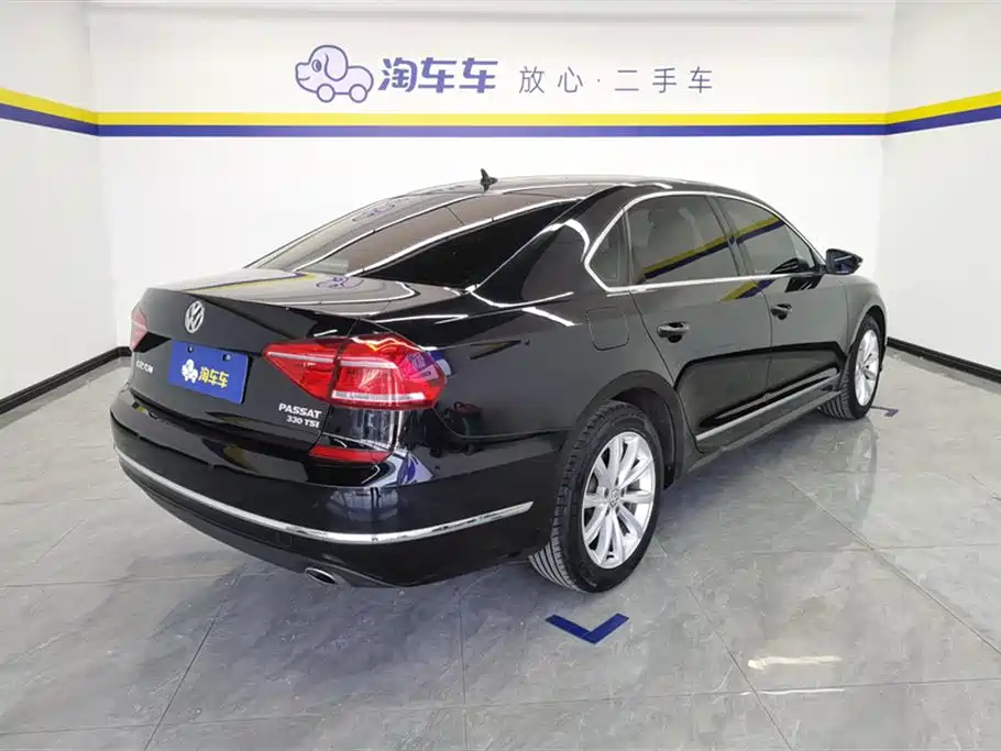 Volkswagen Passat 2017 330TSI DSG Prestige фото 3