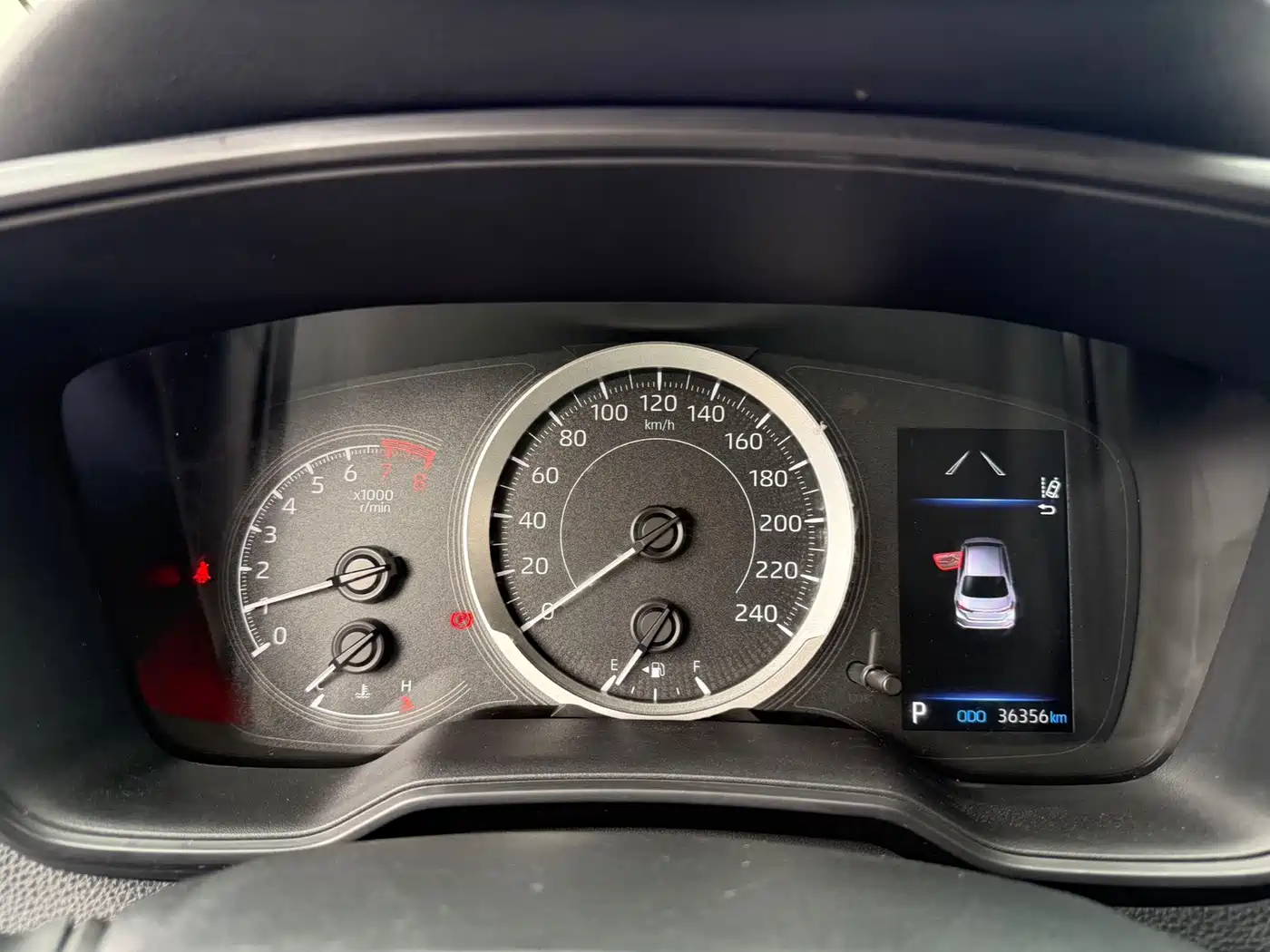 Toyota Corolla 2021 TNGA 1.5L CVT Elite Edition фото 4
